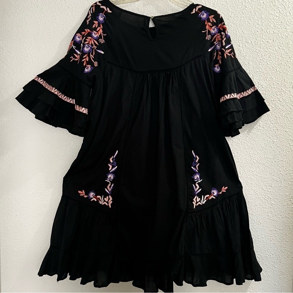 Free People Black‎ Floral Embroidered Mini Dress Boho Ruffle Bell Sleeve Pintuck - Picture 10 of 16